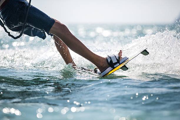 サーフィンをする - water ski ストックフォトと画像