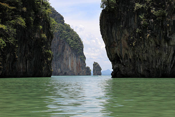 ilha da tailândia do mar de andaman - phuket province beach blue cliff imagens e fotografias de stock