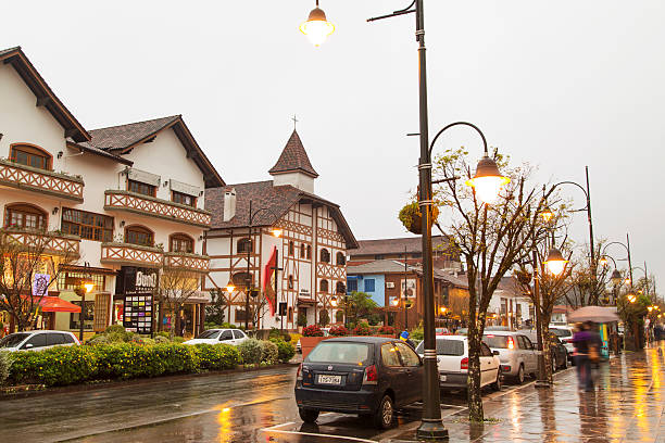 gramado, sud del brasile - downtown district brazil rio de janeiro travel destinations foto e immagini stock