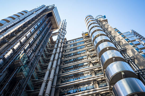 wolkenkratzer in der innenstadt von london. - city of london office building construction architecture stock-fotos und bilder