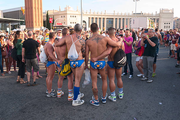 pride parade 2013 w barcelonie - travesty zdjęcia i obrazy z banku zdjęć