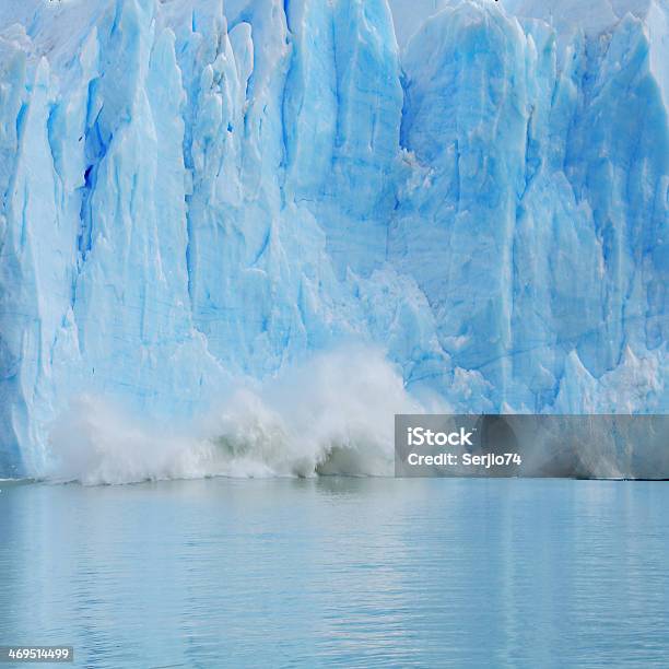 Frantumazione Del Ghiacciaio Perito Moreno - Fotografie stock e altre immagini di Acqua - Acqua, Ambientazione esterna, Ambiente
