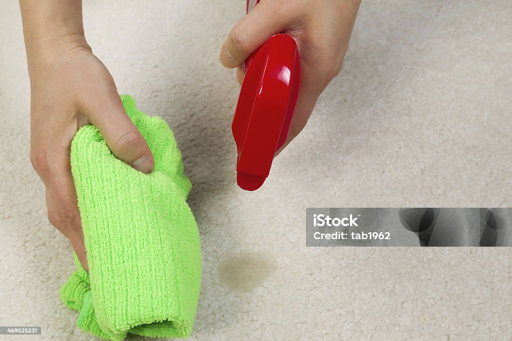 Tinción de limpieza de alfombra - Foto de stock de Con manchas libre de derechos