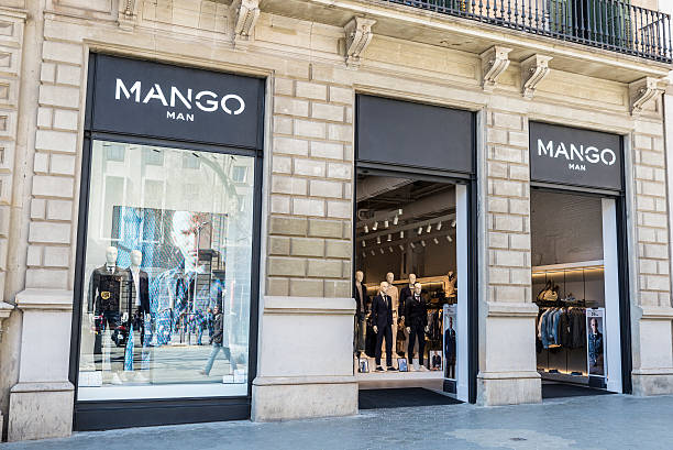 mango store barcelona - gracia zdjęcia i obrazy z banku zdjęć