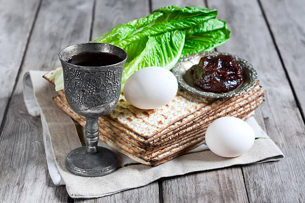 pâque juive - passover judaism seder kiddush cup photos et images de collection