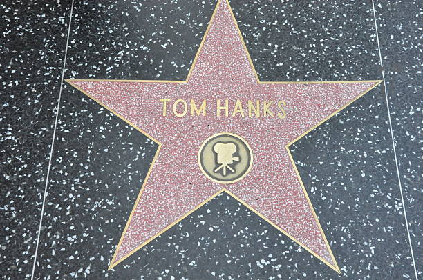 tom hank's звезда на голливудской аллея славы в калифорнии - tom hanks стоковые фото и изображения