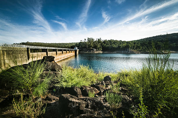 mundaring ウィアー - weir ストックフォトと画像