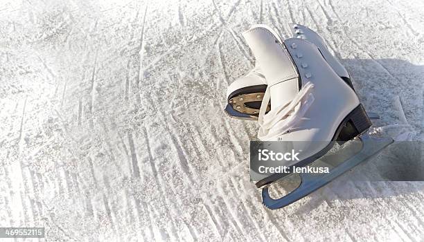 Donne Bianco Pattini - Fotografie stock e altre immagini di Olympic - Nave celebre - Olympic - Nave celebre, Affilato, Ambientazione esterna