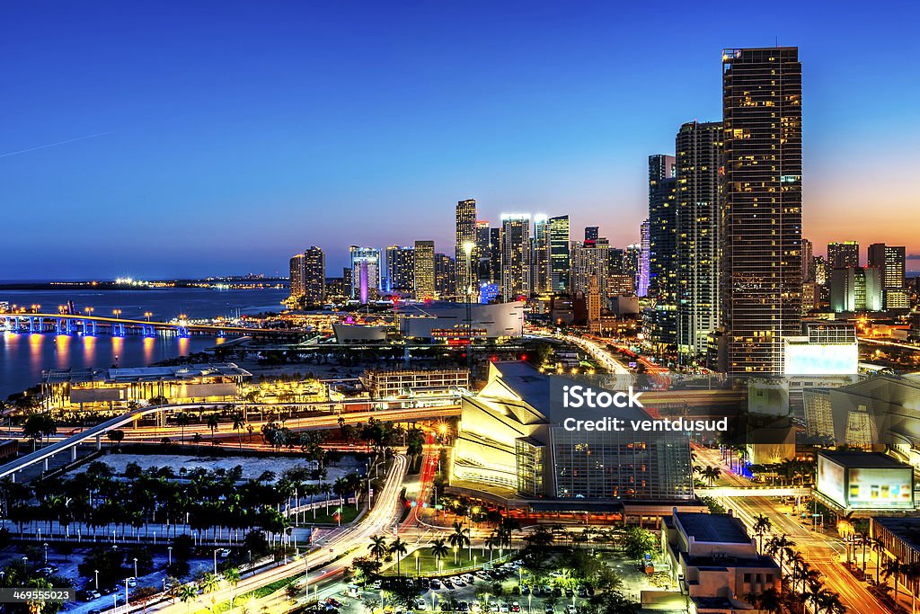 El centro de Miami por la noche - Foto de stock de Miami libre de derechos