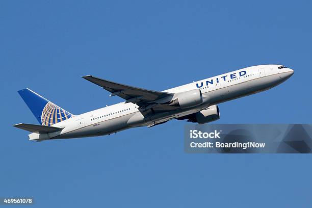 United Airlines Boeing 777200 Stockfoto und mehr Bilder von United Airlines - United Airlines, 2015, Abheben - Aktivität