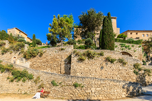 Perched on a panoramic rocky outcrop, Gordes is one of the most beautiful villages in France, so that it was chosen to shoot some scenes of the movie \