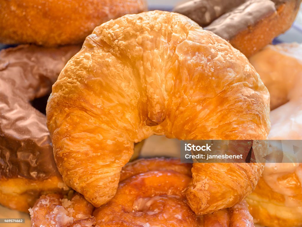 Frühstück mit Croissants und Gebäck - Lizenzfrei 2015 Stock-Foto