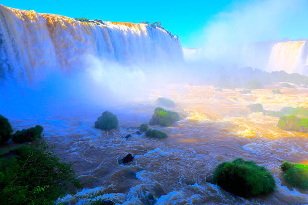 iguacu falls-wasserfälle im nationalpark, brasilien und südamerika - majestic awe canyon national park stock-fotos und bilder