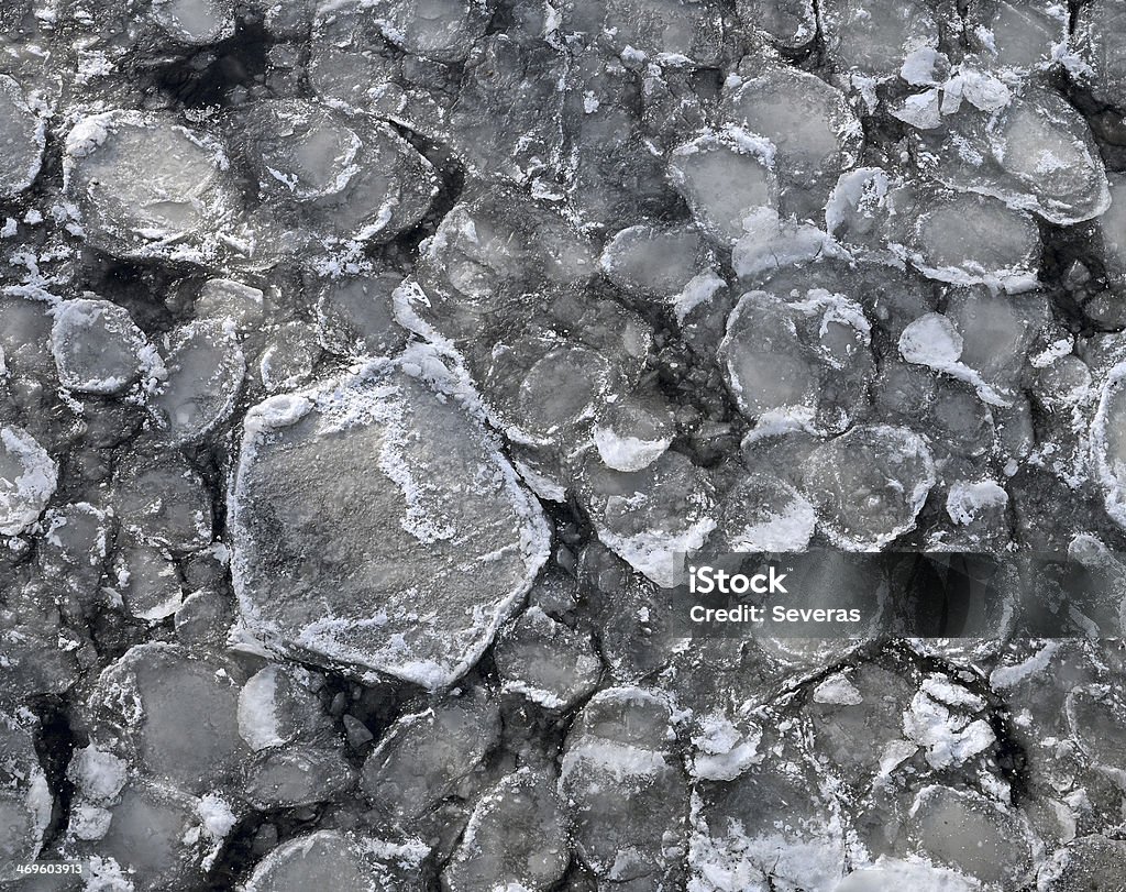 Rzeka zamrożone w lodzie - Zbiór zdjęć royalty-free (Bez ludzi)