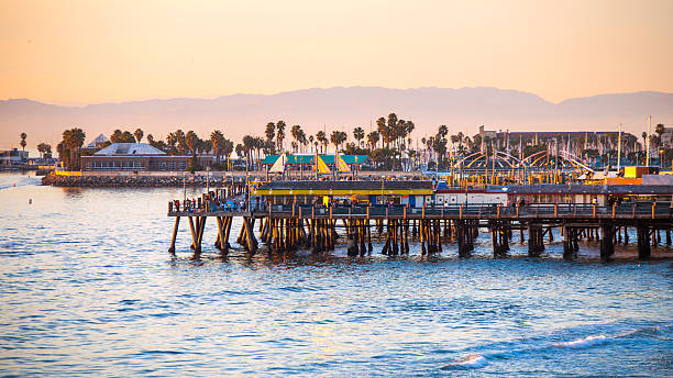 レドンドビーチで夕暮れの時間です。 - redondo beach ストックフォトと画像