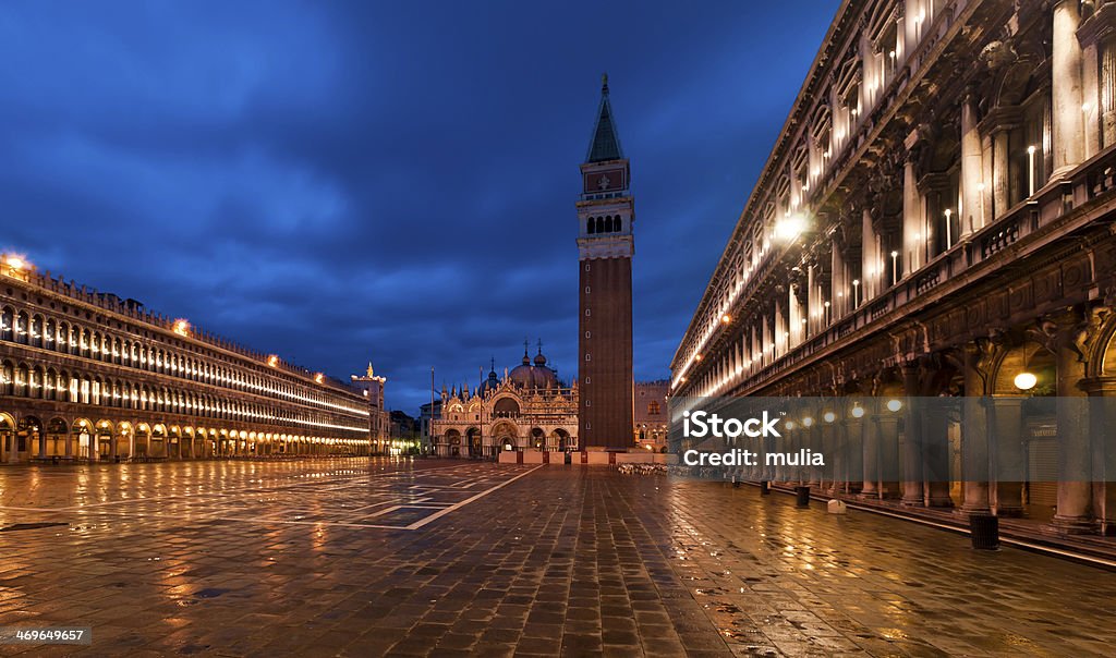 Piazza San Marco, en noche de invierno - Foto de stock de Acera libre de derechos
