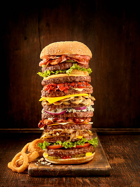 burger coberturas favoritos - bacon cheeseburger bacon cheeseburger hamburger imagens e fotografias de stock