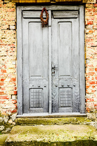 istock Old entrance door 469666229