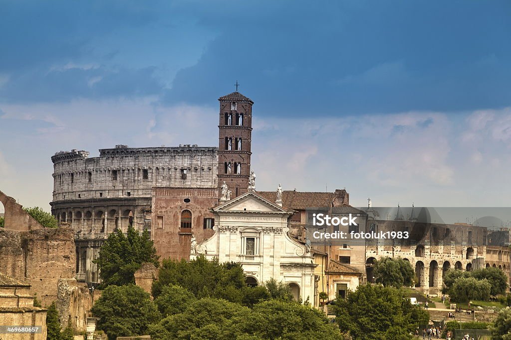 Vista sul Colosseo - Foto stock royalty-free di Ambientazione esterna