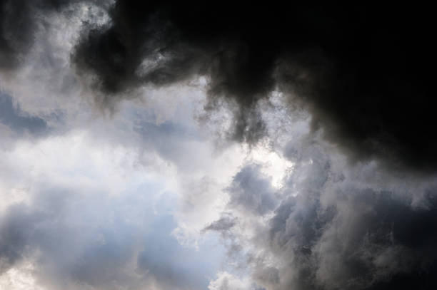wolken - storm cloud stratosphere overcast four seasons stock-fotos und bilder