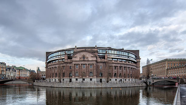 schwedische parlament - stadsholmen stock-fotos und bilder