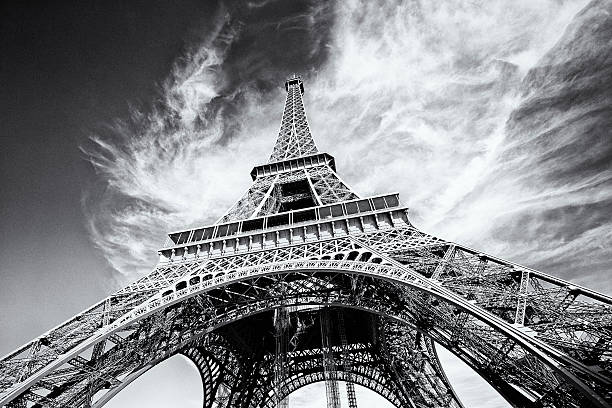 エッフェル塔  - eiffel tower black and white paris france construction ストックフォトと画像