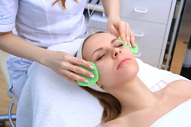 istock Cleansing peeling at the beauty salon. 469763364