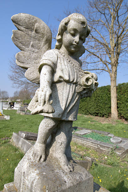 istock Little angel dropping petals 469772346