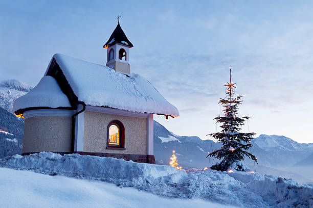 cappella in lockstein - snow chapel christmas germany foto e immagini stock