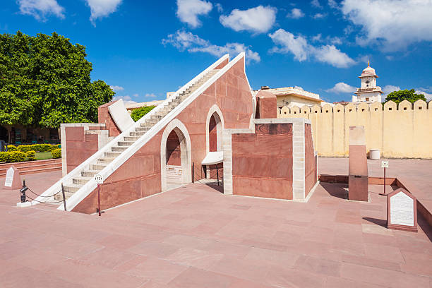 Dinner Mantar, Jaipur Astronomical instruments at Jantar Mantar observatory, Jaipur, India observatory photos stock pictures, royalty-free photos & images