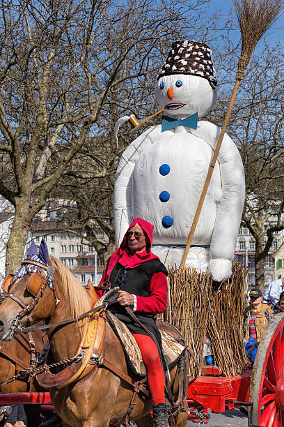 vacanza di primavera a zurigo - zurich switzerland snowman swiss culture foto e immagini stock