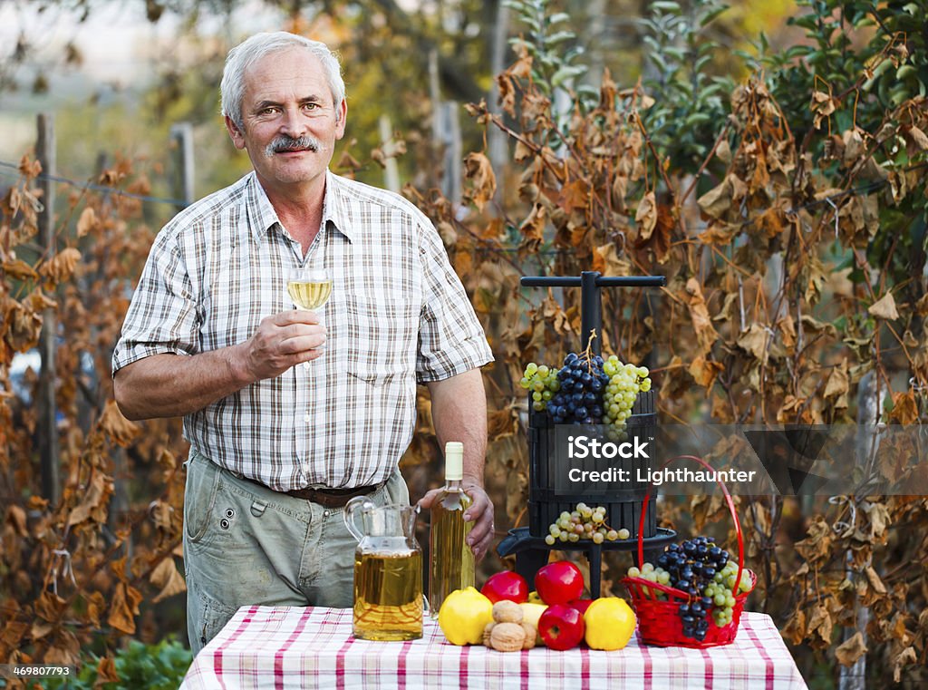 Glücklich Älterer Mann mit Pflanzen - Lizenzfrei Aktiver Senior Stock-Foto
