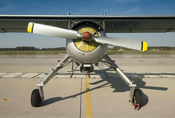 militärische flugzeuge - zlin stock-fotos und bilder