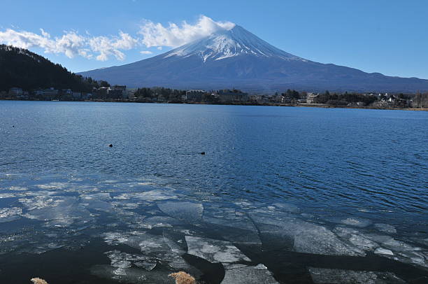 istock Mt Fuji in Winter 469830179