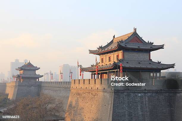 Foto de Muralha Da Cidade De Xian e mais fotos de stock de Xian - Xian, Arquitetura, Arranjar