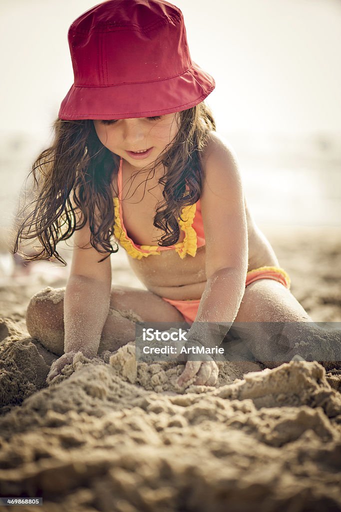 Bambini sulla spiaggia - Foto stock royalty-free di Acqua