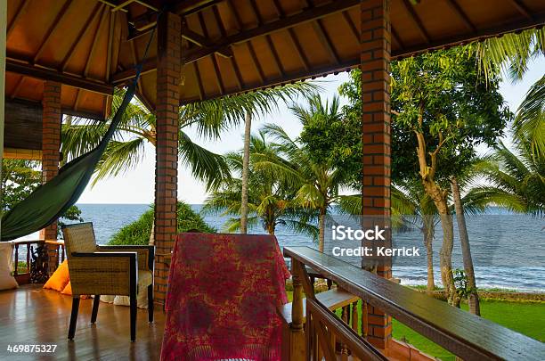 Terraza Con Hamaca En La Parte Delantera De La Selva Foto de stock y más banco de imágenes de Balcón