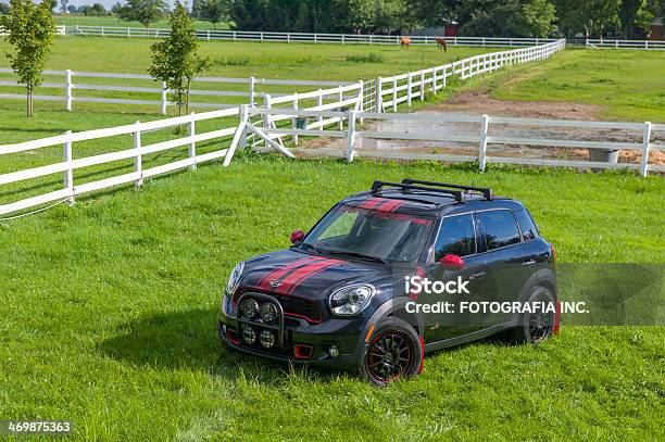 ミニ Countryman の農場 - BMWのストックフォトや画像を多数ご用意 - BMW, SUV, アウトフォーカス