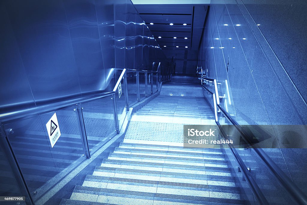モダンな階段 - からっぽのロイヤリティフリーストックフォト