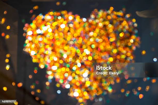 Desenfocado Iluminado Colorido Microesferas De Vidrio Foto de stock y más banco de imágenes de Amarillo - Color