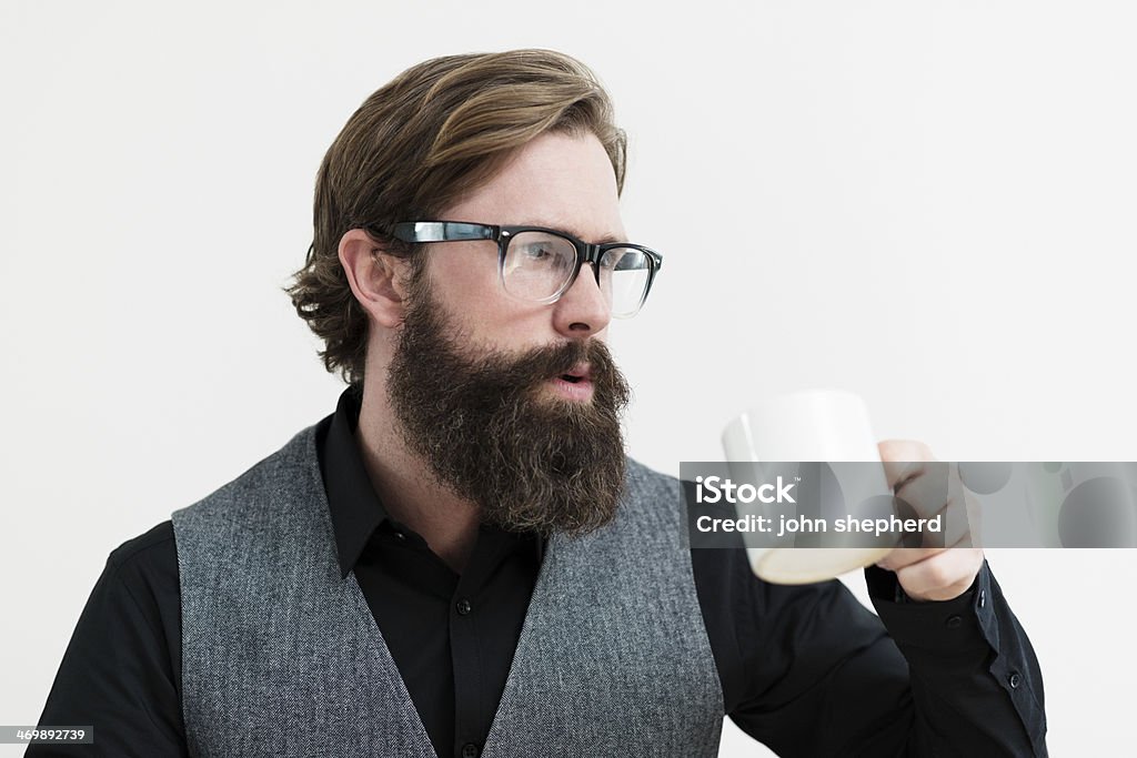 Schöne elegante Mann, trinkt Kaffee - Lizenzfrei Bart Stock-Foto