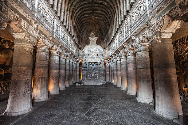 ajanta-höhlen, indien - india statue carving history stock-fotos und bilder