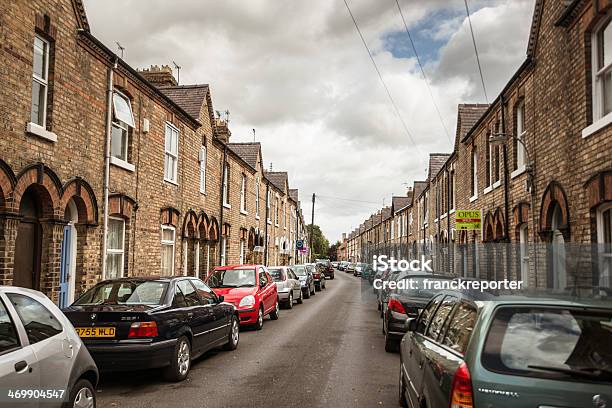 Fahrzeug Auf Der Straße In York Stockfoto und mehr Bilder von Außenaufnahme von Gebäuden - Außenaufnahme von Gebäuden, Britische Kultur, England