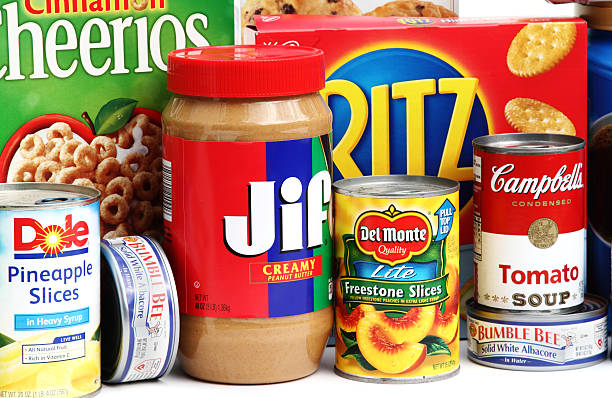 grocery collection - food canned food drive motivation стоковые фото и изображения