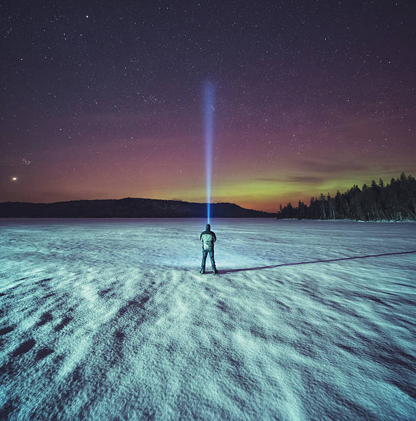 ricerca i cieli del nord - star shape sky star aurora borealis foto e immagini stock