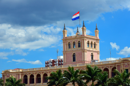 Asunción, Paraguay: government HQ building (1867) - facade on the river side, seen from Avenida Costanera - photo by M.Torres