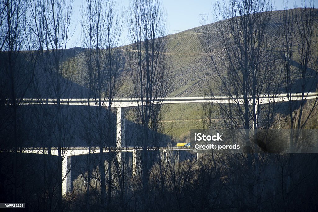 Viaducts и Грузовик - Стоковые фото Автомобиль роялти-фри