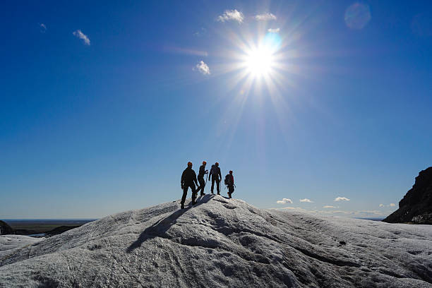 reaching the top - skaftafell national park stockfoto's en -beelden