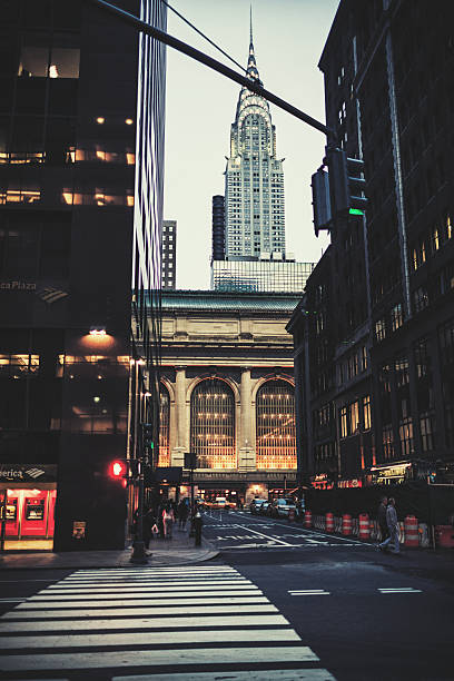 crepúsculo de manhattan - chrysler building grand central station built structure midtown manhattan - fotografias e filmes do acervo