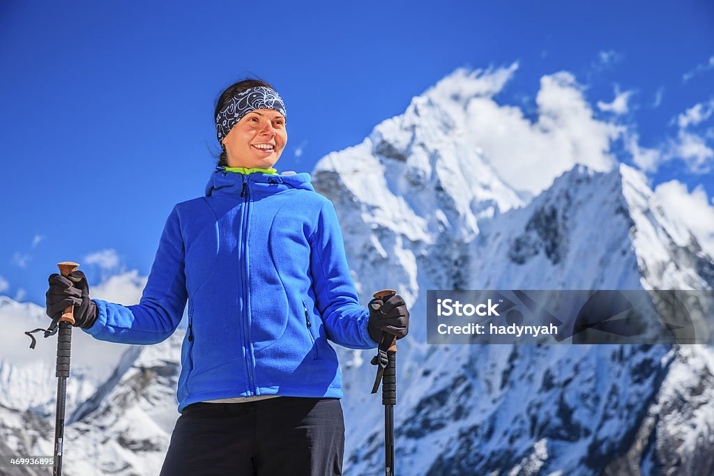 Weibliche inmitten über Himalaya, Mount Everest National Park - Lizenzfrei 20-24 Jahre Stock-Foto